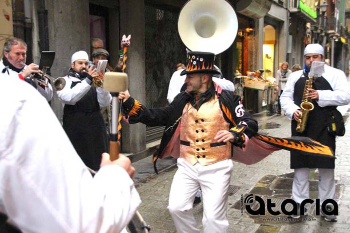 On Ostegun Gizen konpartsak  4 1518111678017