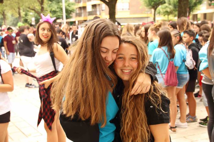 Kalean gora eta behera, kuad 17 1564506796192