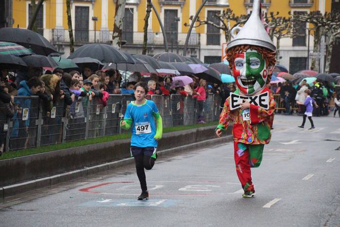 700 haur inguru XXXI. Ero Et 24 1516541972280