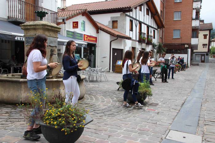 Asteasun festak apurtu du "n 31 1593430422388