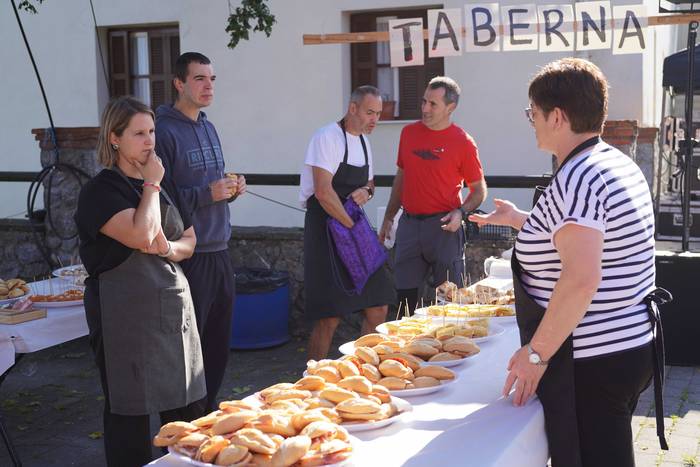 Sagar uzta festa jendetsua 1 1760790625632