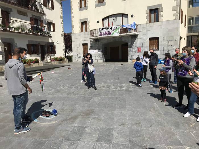 Elkartasun keinuak Adunan 30 1616942590459