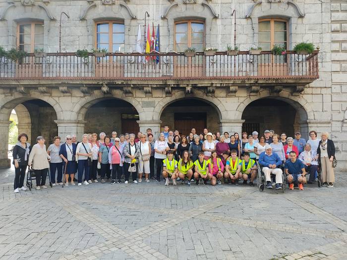 Martxan dira txintxarriak