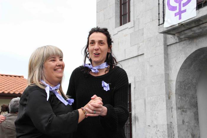 Emakumeek dantzan jarri dute 18 1552145614485