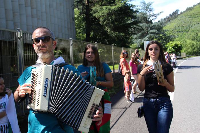 "Gu bezala, beste 100.000 za 60 1528637163861