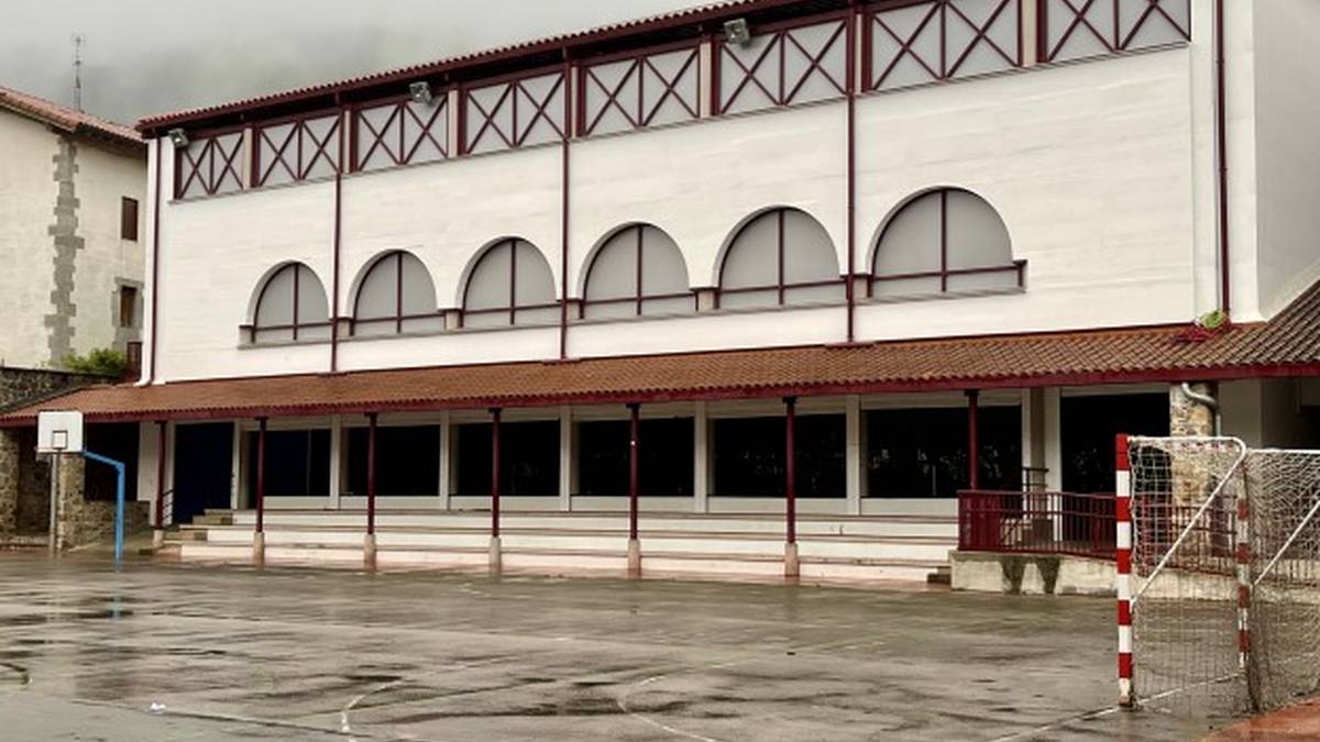 Eskola ingurua eta frontoia berritzeko proposamenen lanketa aurkeztuko dute herritarren aurrean