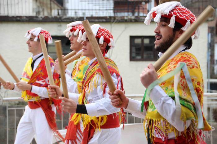 Lo zegoena, esnatu dute Abal 28 1551613703168