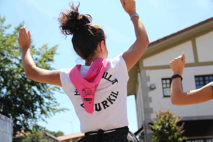 Suziriari aurrea hartu diote 1 1565791739106