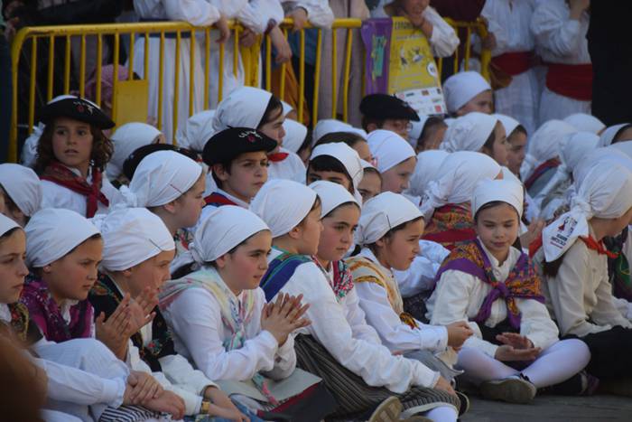 Dantzari txikiak, goizeko pr 73 1491666834106