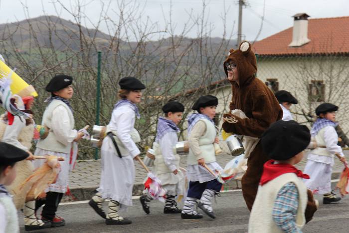 Iturengo joaldunen antzera k 9 1488358963325