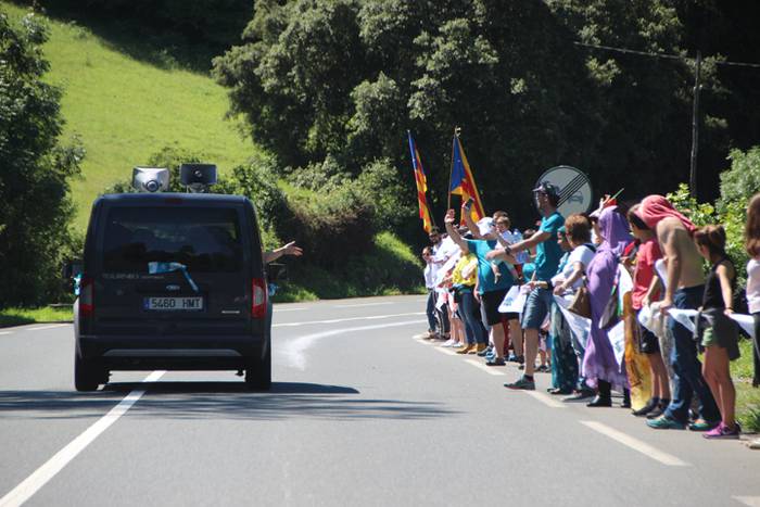 Eskuak batuta, desio bakarre 44 1528640793195