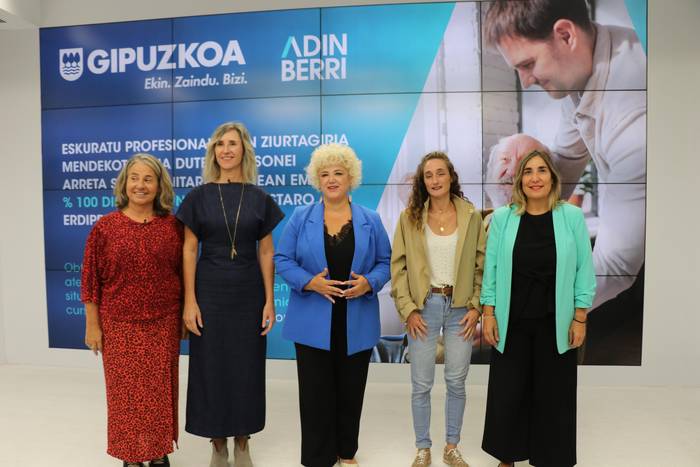 Zaintzaileek profesionaltasun ziurtagiria lortzeko aukera