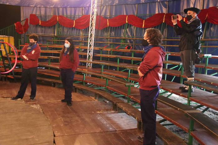 Zirkuan egiten ari dira harr 6 1608821703983