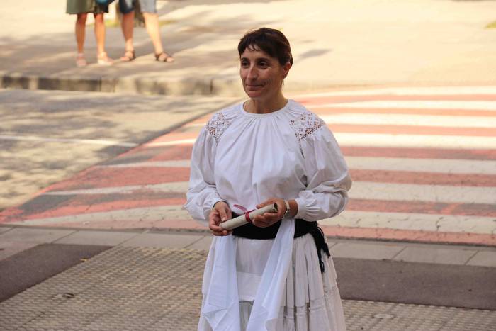 Helduenei dantza eginez hasi 10 1564057634878