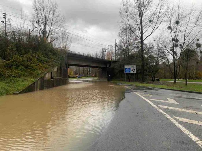 Urak eta lurrak gain hartu d 31 1639129526999