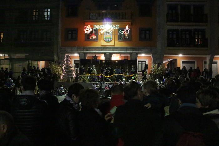 Olentzero eta Mari Domingi 2015 58 1450983312237