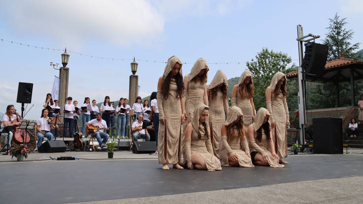Festa giroan agurtu dute Naturaren Doinuak