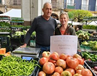Eskualdeko nekazariak euren postuengatik sarituak