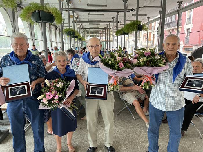 Helduen eguna San Joan jaiak 25 1655997474508