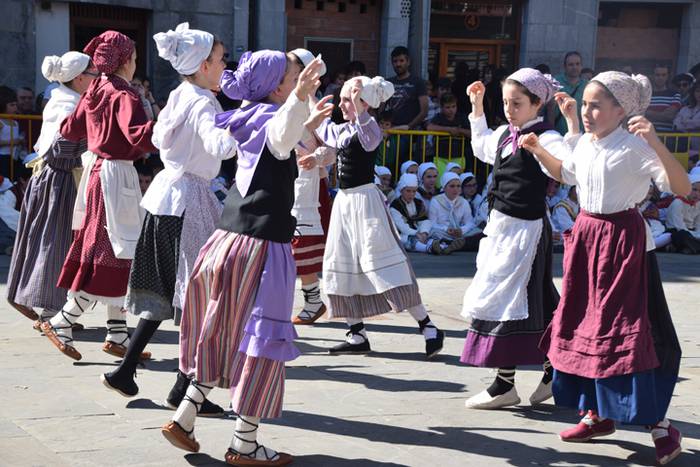 Dantzari txikiak, goizeko pr 86 1491666908250