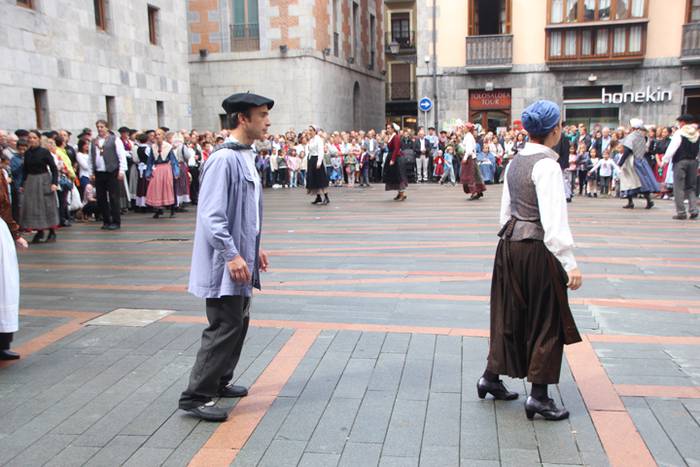 Udaberri Dantza Dezagun Tolo 104 1504963636443