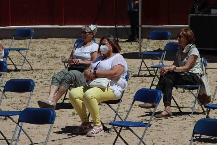 Bertso saioa Tolosako zezen  22 1592740352244