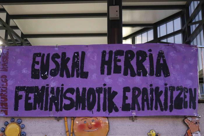 Emakumeek eskualdeko kaleak  50 1615233070628