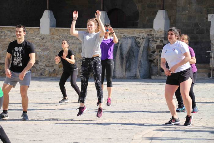 irura-gazte-asanblada-zunba- 1 1553343532747