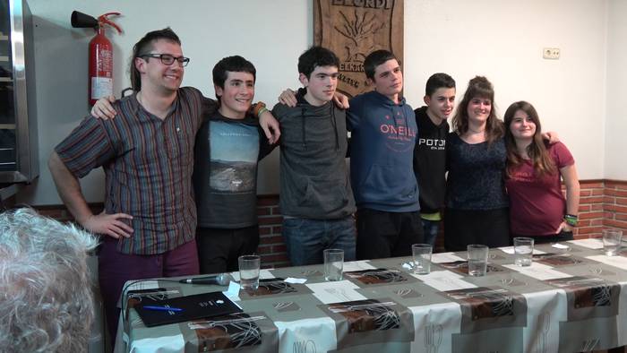 Imanol Artola gai-jartzailea bertsolariekin