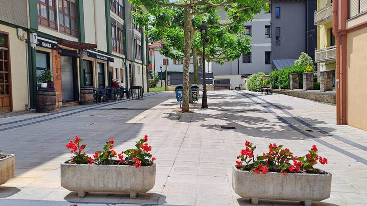 Atxupi plaza berritu dute
