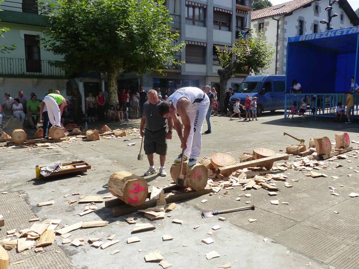 Kultura edo kirola, guztiak  113 1535470085181