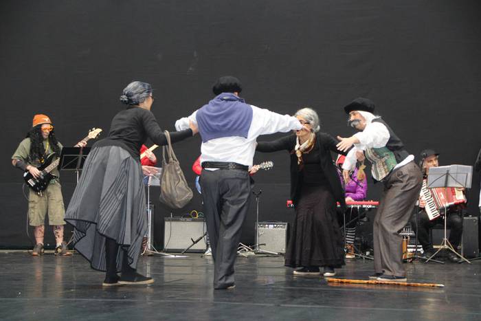 Lizartzako inauteriak 2016 antzerkia 11 1453571680314