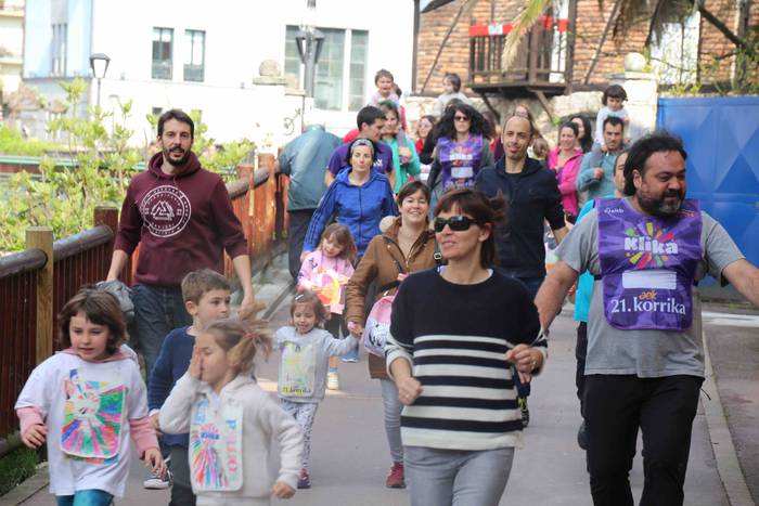 Txikienek eman diote hauspoa 10 1555155523985