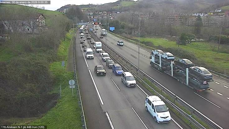 Auto ilarak N-1 errepidean