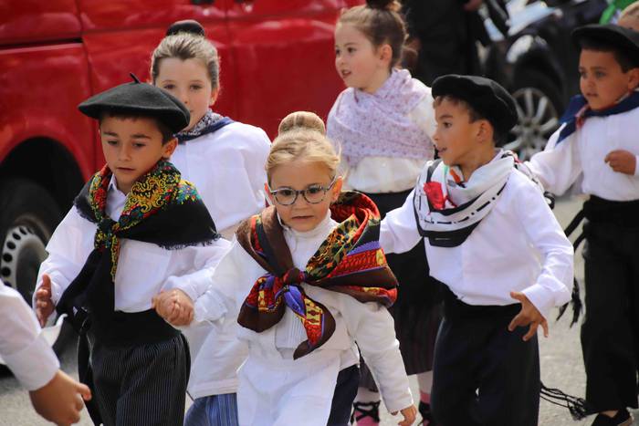 Dantzan ospatu dute Sutarrir 9 1557663332398