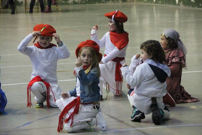 Hotzari aurre egiteko, dantz 13 1517596164877