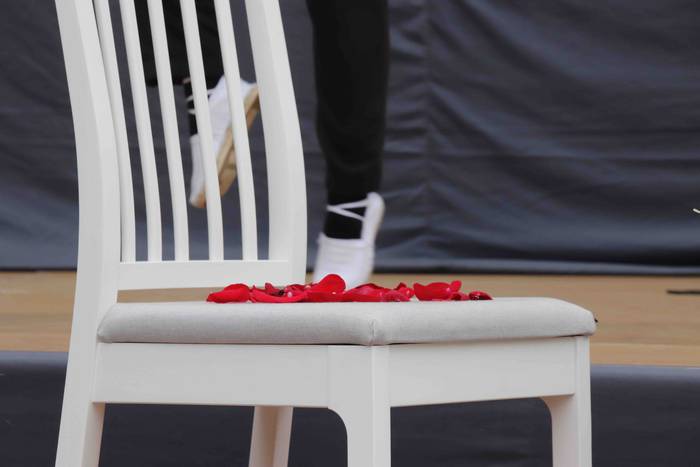 Aulki hutsak ekitaldia Irura 33 1632920819684