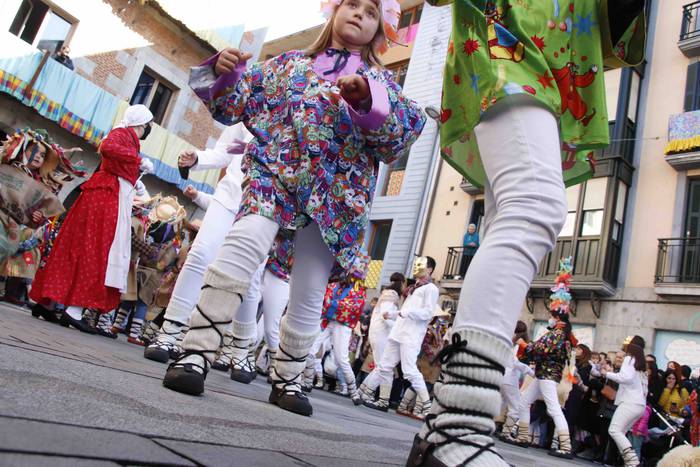 Dantzari Txikiak Zaldunita b 17 1645880472482