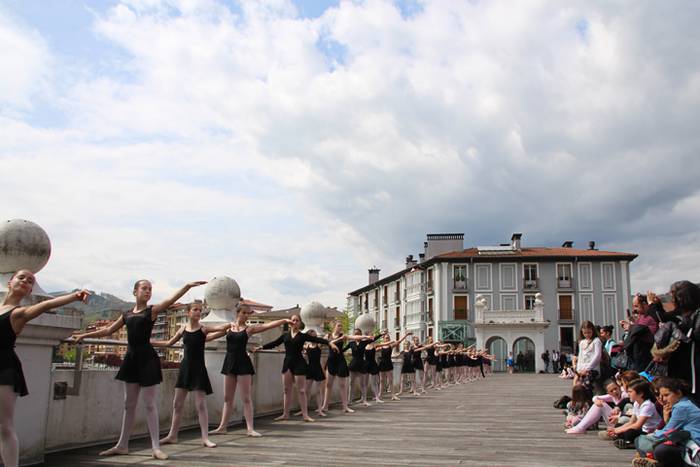 Barandari helduta dantzan 21 1523801355927