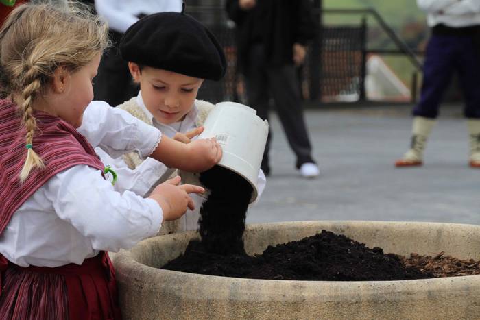 Auzolanaren fruitu, azoka 21 1541960800254