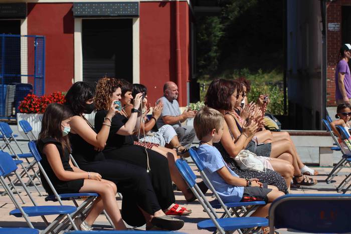 Dantzan igaro dute goiza Liz 38 1630841482353