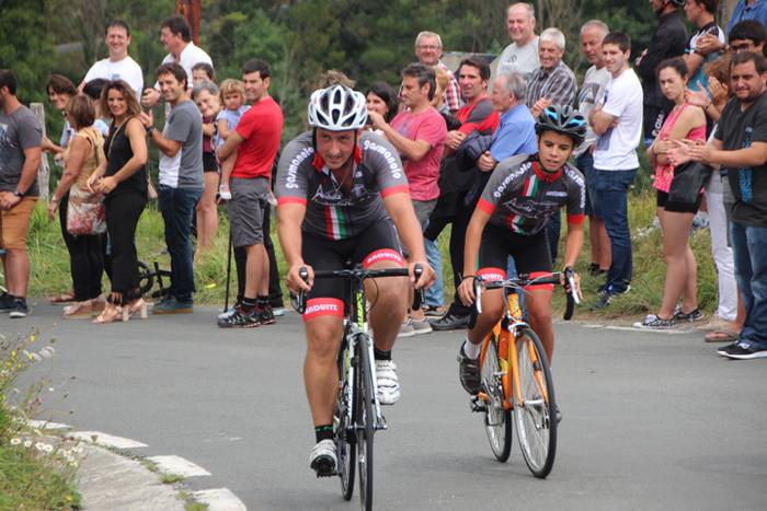 Maldan gora plazara heldu ar 33 1502801433316