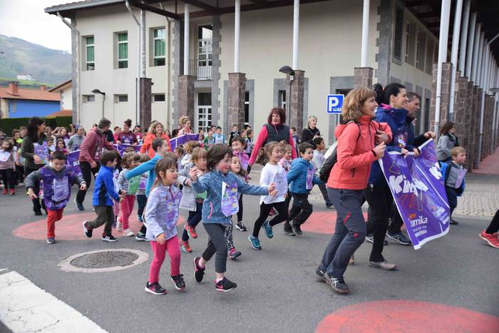 Eskuz esku ibili dute lekuko 29 1555085932869