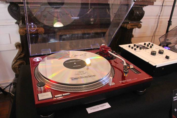 Kasinoan, disko eta liburu a 4 1567859711223