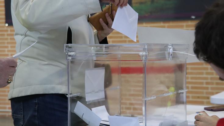 Azaroaren 29ko hauteskundeearako posta bidezko botoa emateko laguntza zerbitzua, abian