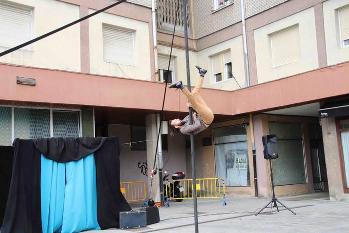 Malabareak eta akrobaziak na 37 1562507128396