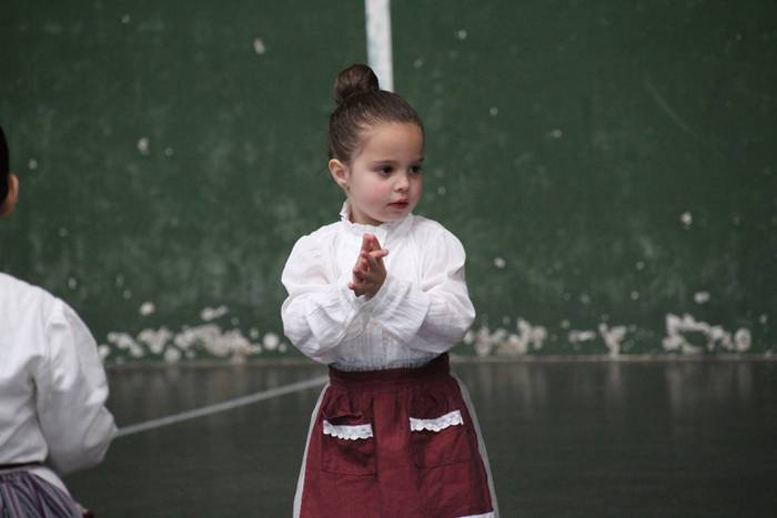 Bukalaik dantzari txikiz bet 28 1525522092726