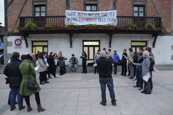 Euskararen Eguna Altzon 2015, gazteek antolatuta 4 1449249338378