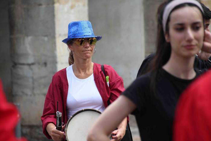 Kuadrilla eguna, termometroa 27 1530369433336