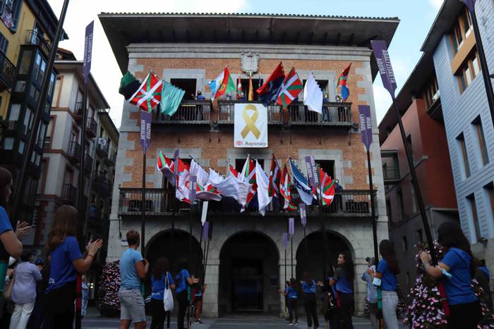 Tolosa urdinez jantzi da 47 1632073510228